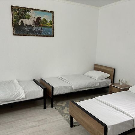 Hostel,Halal Хостел,Халал Tokmok Bagian luar foto