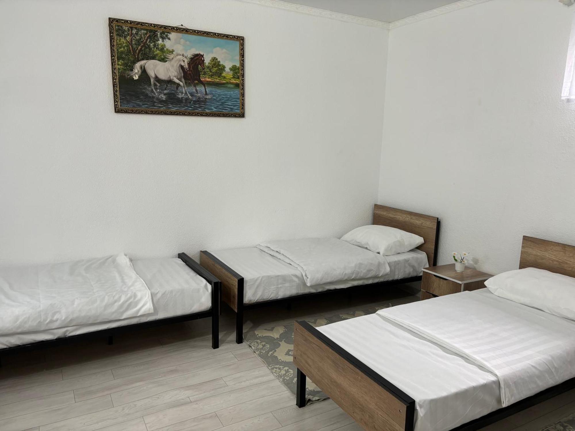 Hostel,Halal Хостел,Халал Tokmok Bagian luar foto