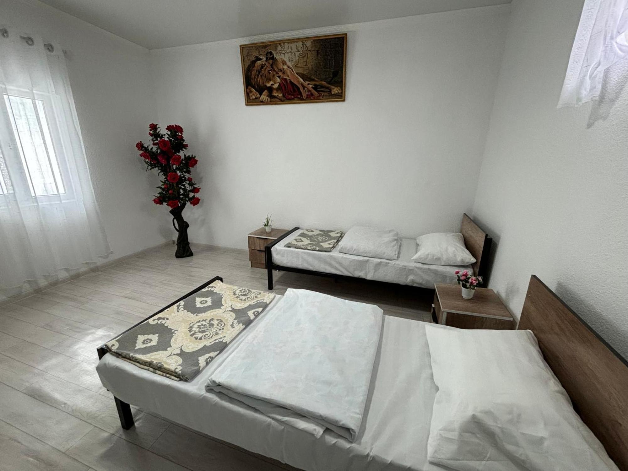 Hostel,Halal Хостел,Халал Tokmok Bagian luar foto
