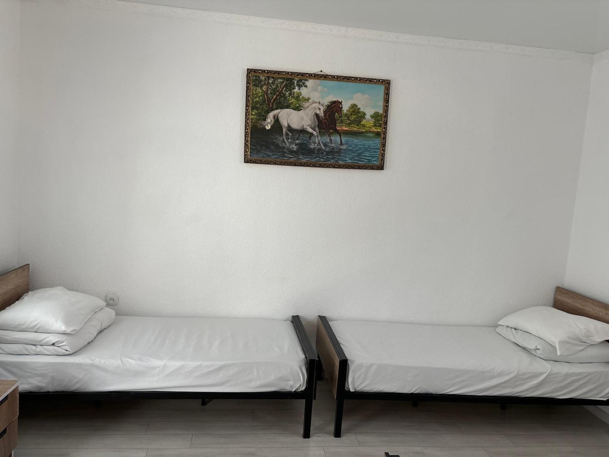 Hostel,Halal Хостел,Халал Tokmok Bagian luar foto