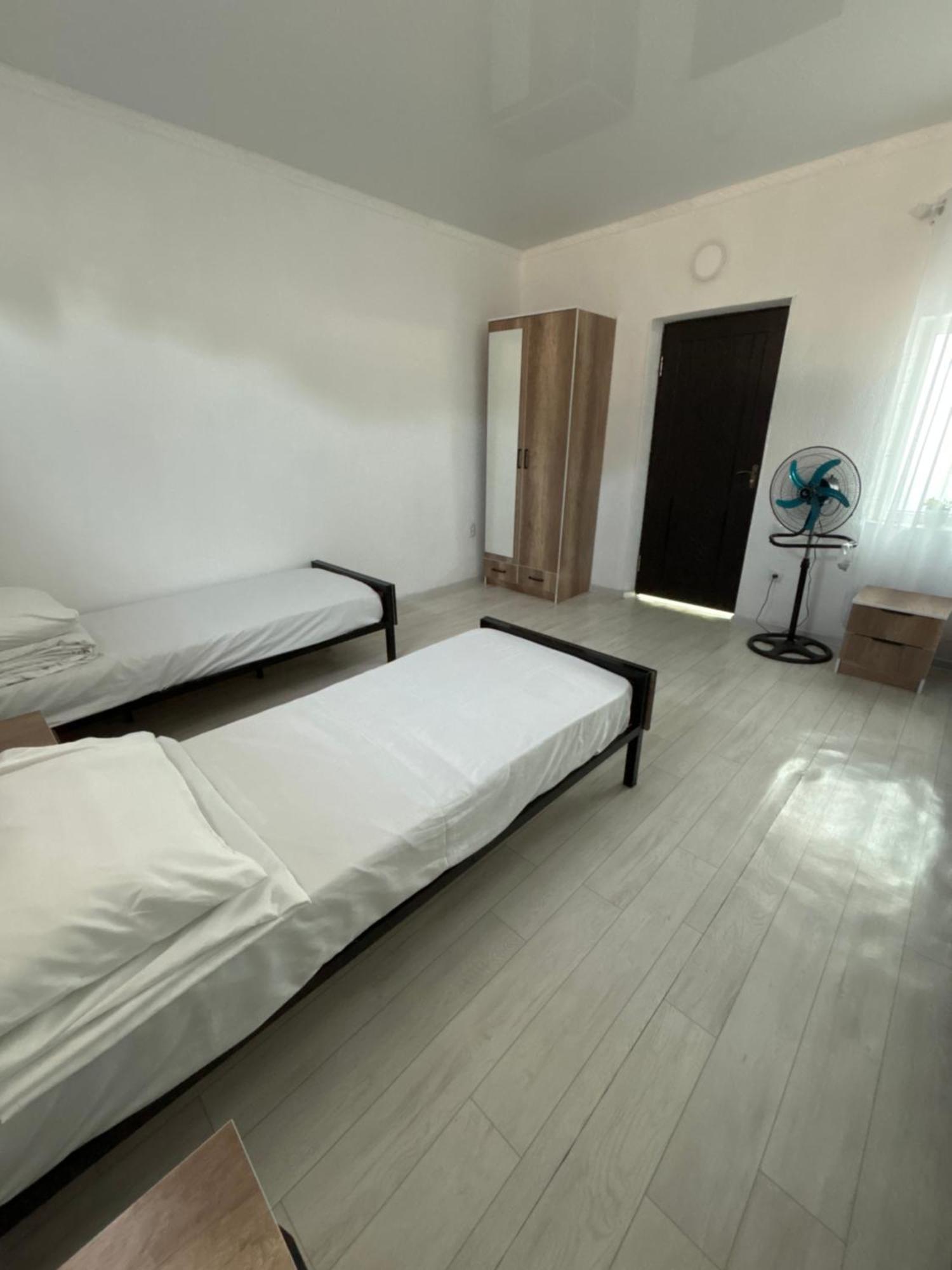 Hostel,Halal Хостел,Халал Tokmok Bagian luar foto