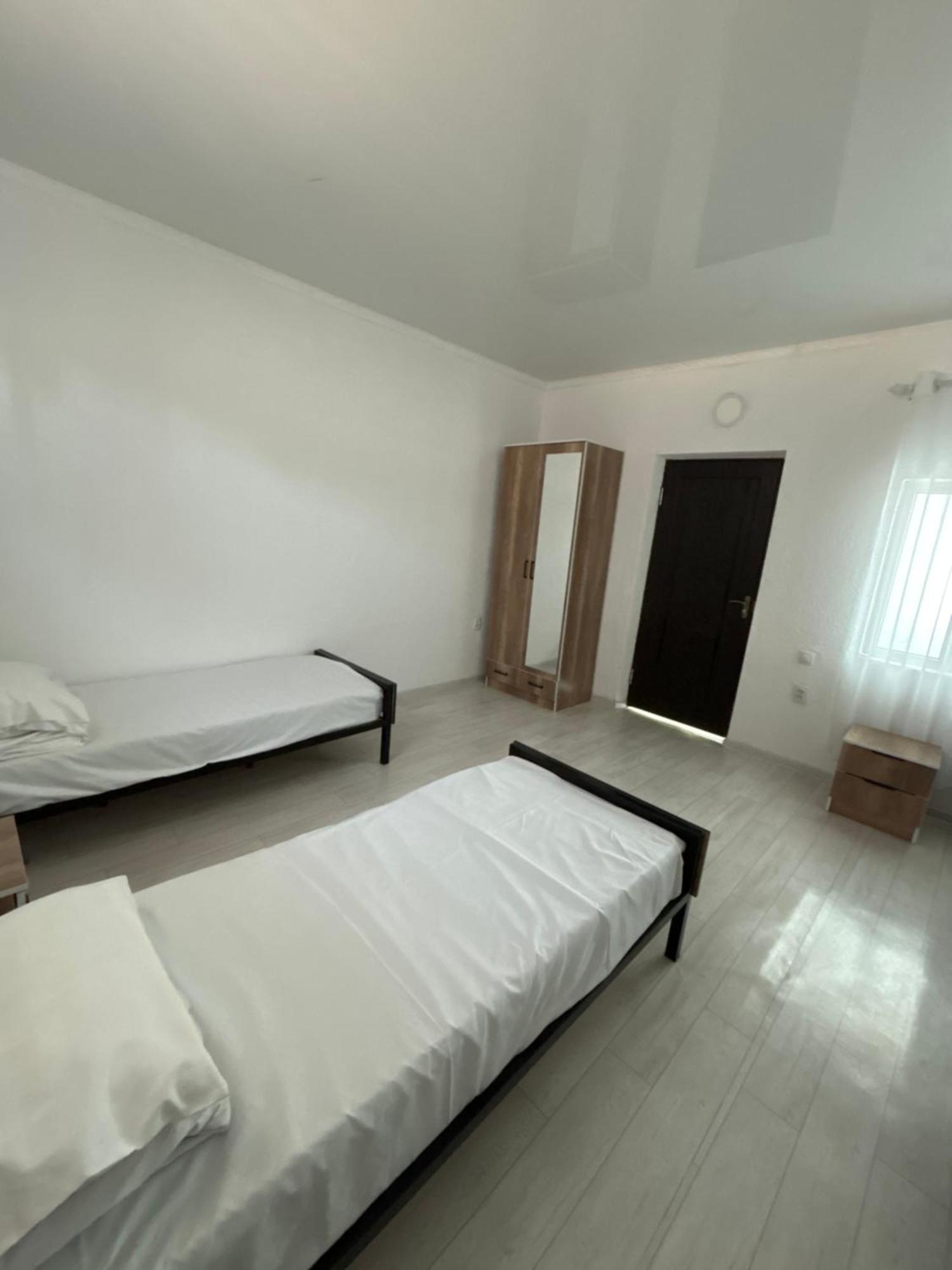 Hostel,Halal Хостел,Халал Tokmok Bagian luar foto