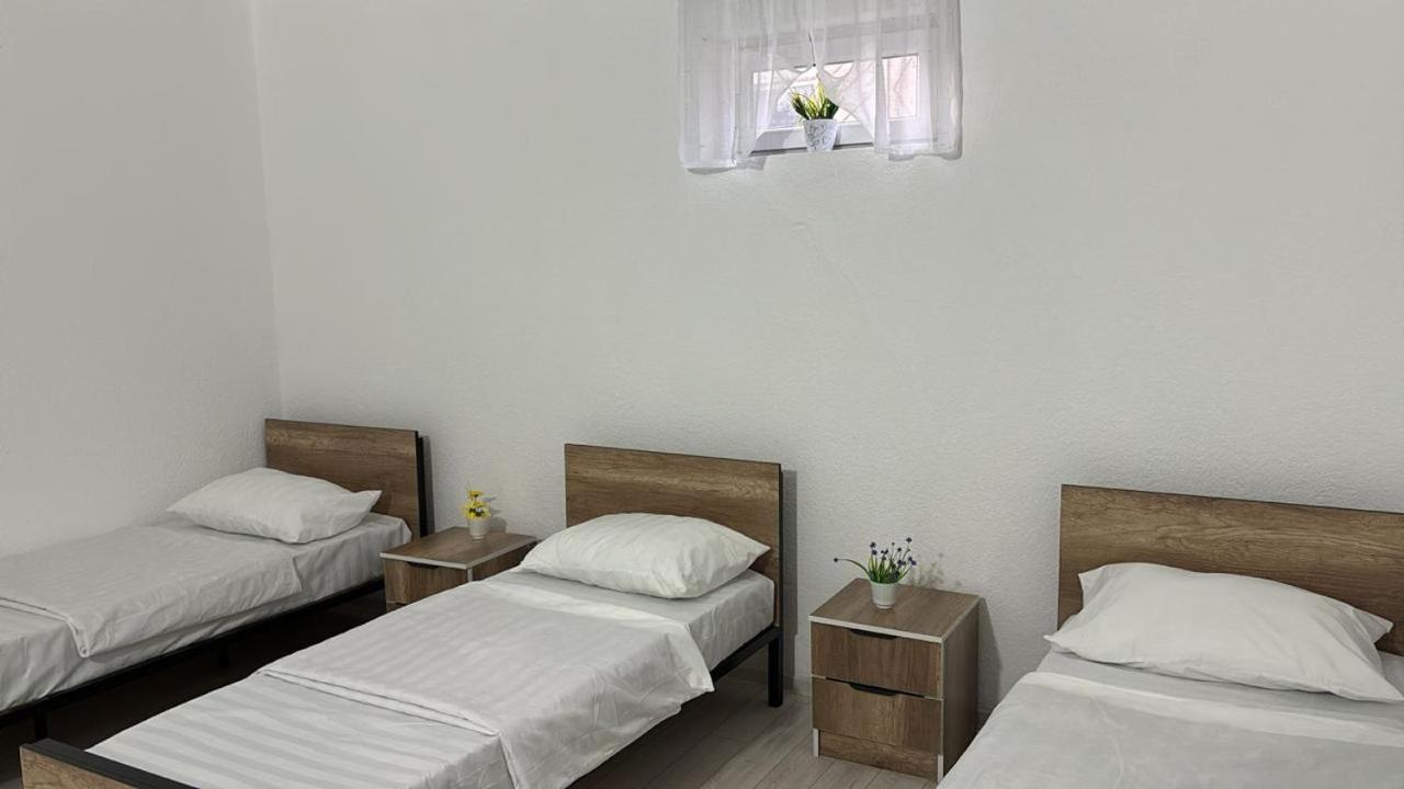 Hostel,Halal Хостел,Халал Tokmok Bagian luar foto